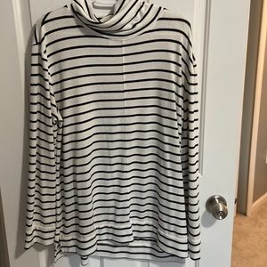 Striped women’s size XL sweater shirt